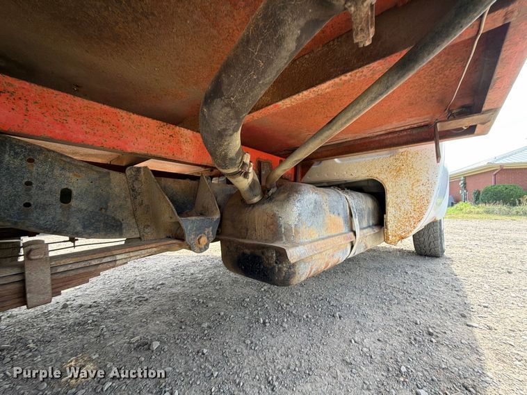 image for item FK5237 1985 GMC C2500 flatbed pickup truck