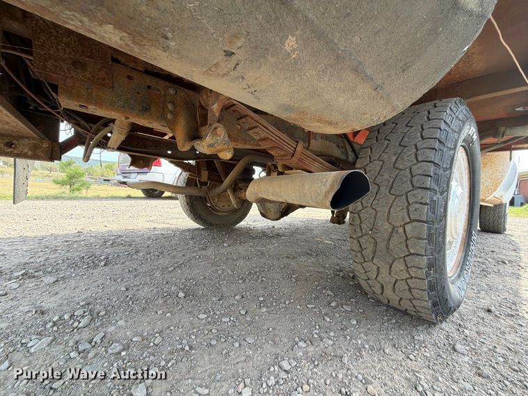 image for item FK5237 1985 GMC C2500 flatbed pickup truck