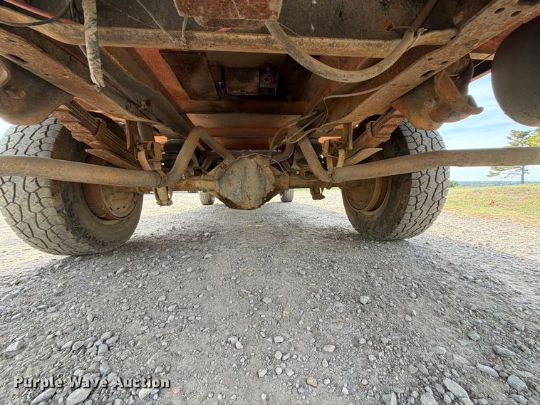 image for item FK5237 1985 GMC C2500 flatbed pickup truck