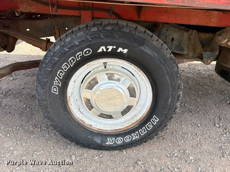image for item FK5237 1985 GMC C2500 flatbed pickup truck