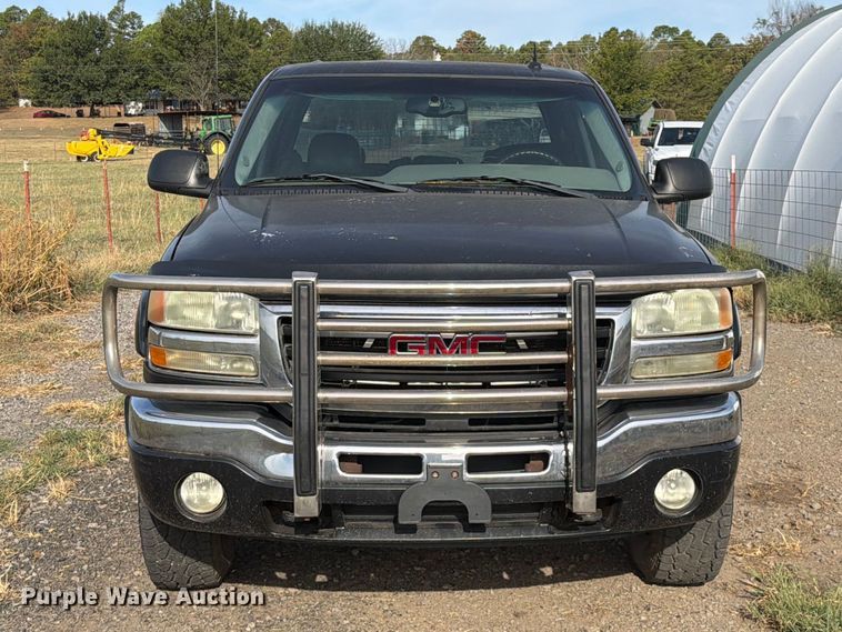 image for item FK5241 2003 GMC Sierra 2500HD Crew Cab pickup truck