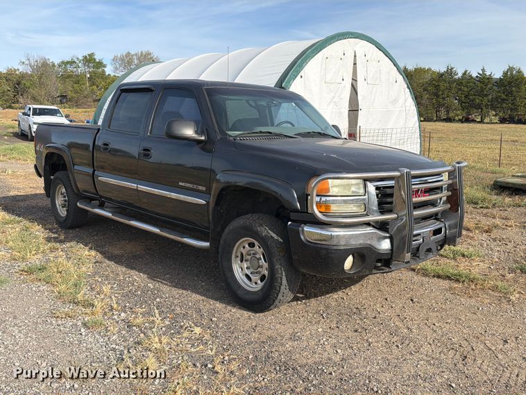 image for item FK5241 2003 GMC Sierra 2500HD Crew Cab pickup truck