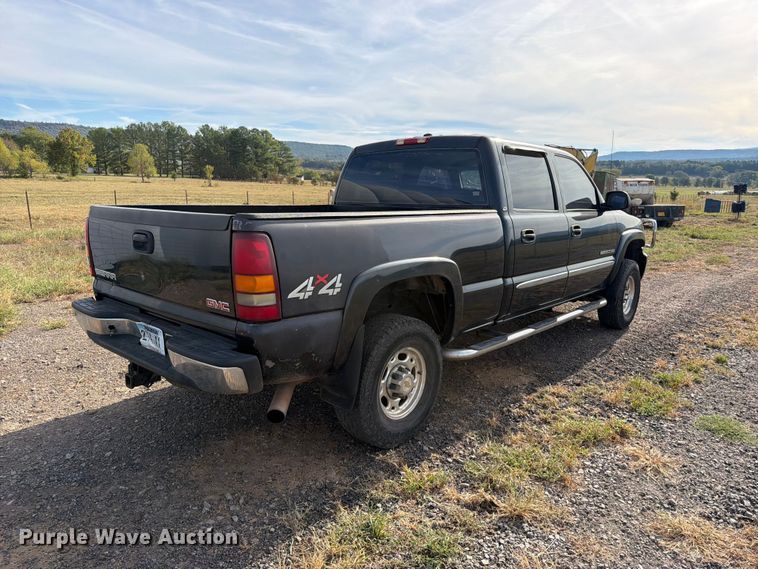 image for item FK5241 2003 GMC Sierra 2500HD Crew Cab pickup truck