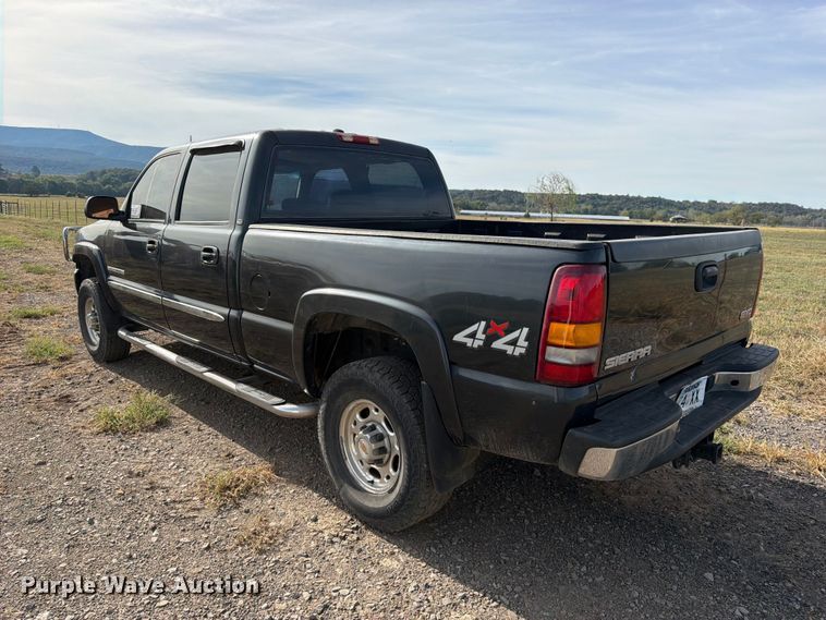 image for item FK5241 2003 GMC Sierra 2500HD Crew Cab pickup truck