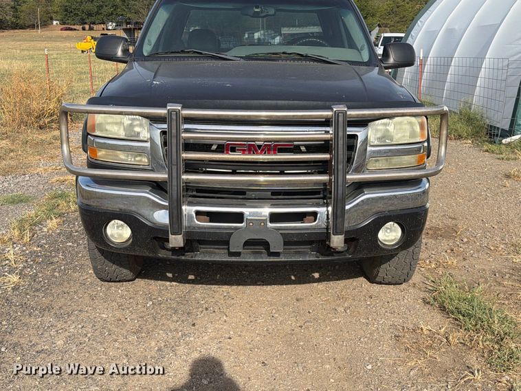 image for item FK5241 2003 GMC Sierra 2500HD Crew Cab pickup truck