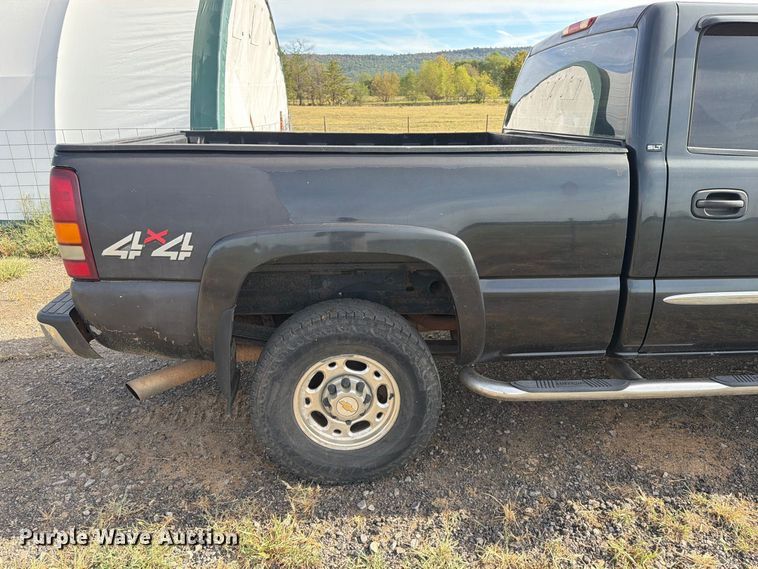 image for item FK5241 2003 GMC Sierra 2500HD Crew Cab pickup truck