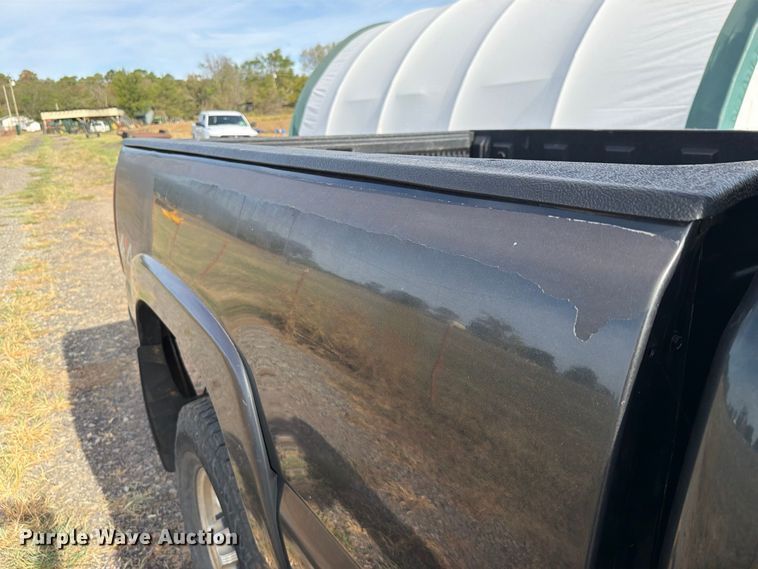 image for item FK5241 2003 GMC Sierra 2500HD Crew Cab pickup truck