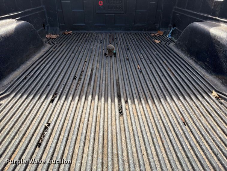 image for item FK5241 2003 GMC Sierra 2500HD Crew Cab pickup truck