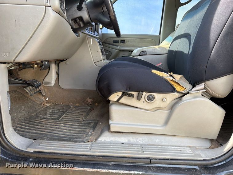 image for item FK5241 2003 GMC Sierra 2500HD Crew Cab pickup truck