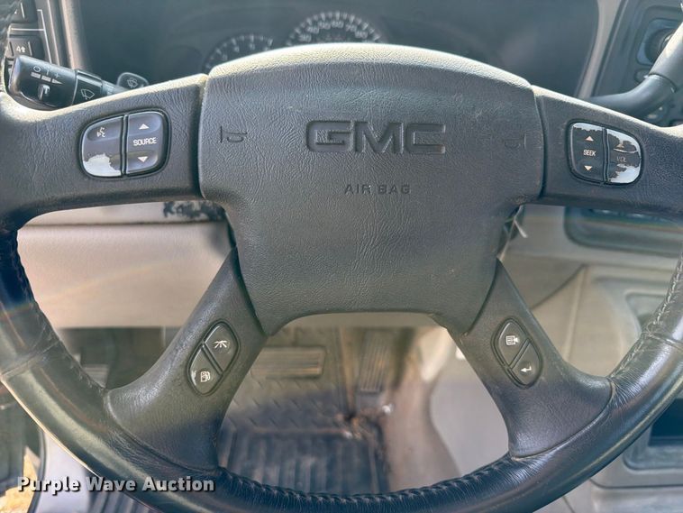 image for item FK5241 2003 GMC Sierra 2500HD Crew Cab pickup truck