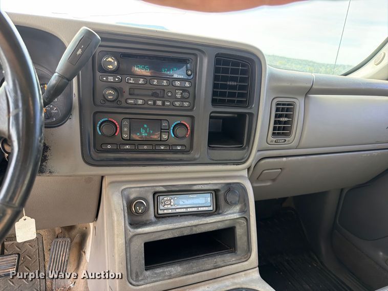 image for item FK5241 2003 GMC Sierra 2500HD Crew Cab pickup truck