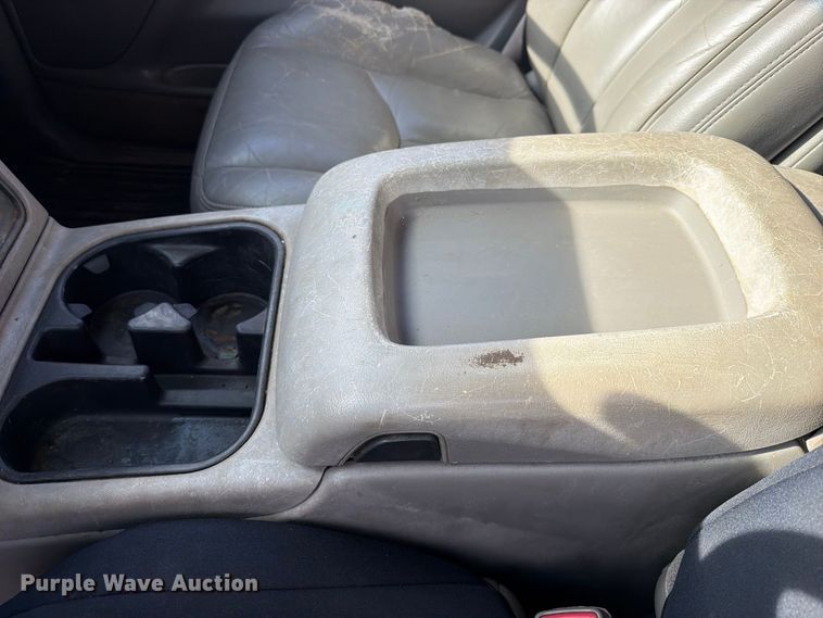 image for item FK5241 2003 GMC Sierra 2500HD Crew Cab pickup truck