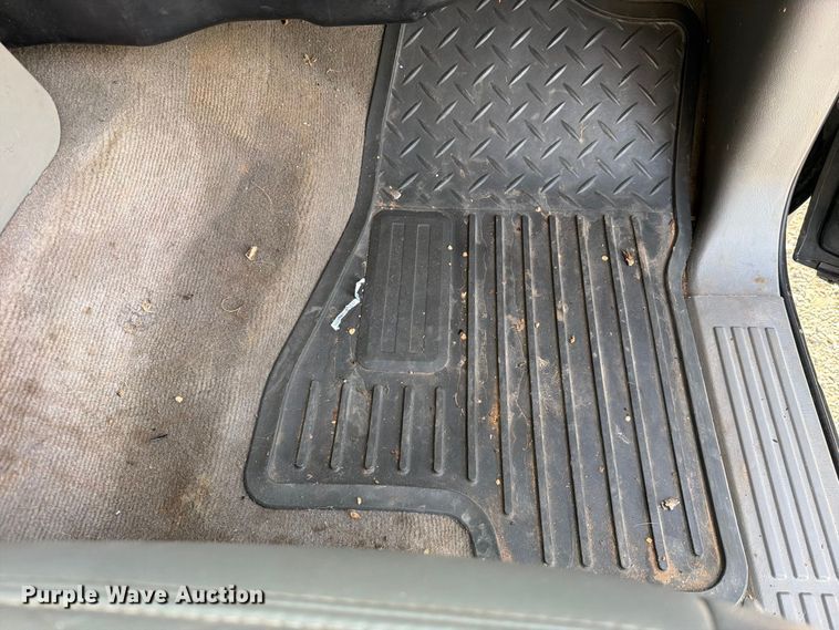 image for item FK5241 2003 GMC Sierra 2500HD Crew Cab pickup truck