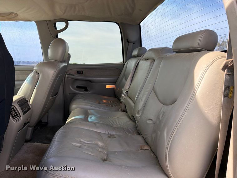 image for item FK5241 2003 GMC Sierra 2500HD Crew Cab pickup truck