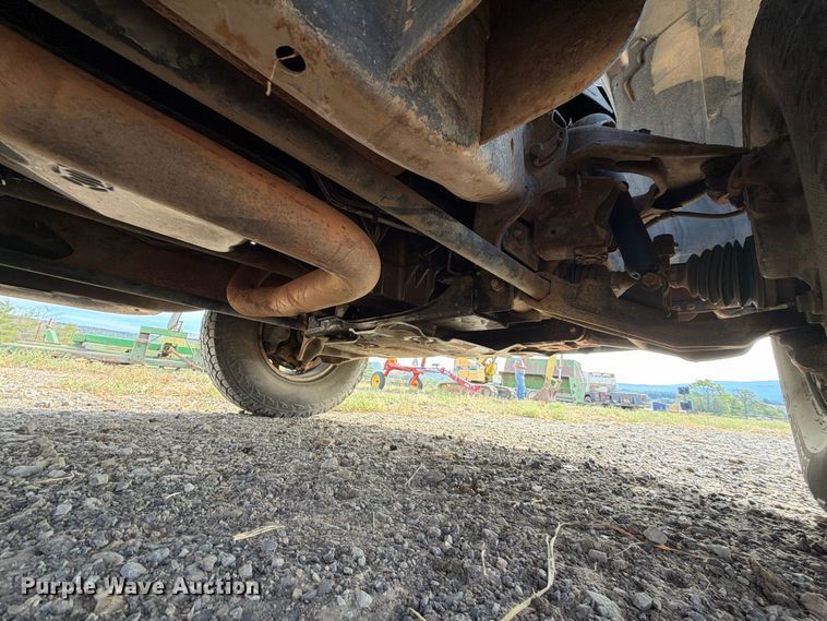 image for item FK5241 2003 GMC Sierra 2500HD Crew Cab pickup truck