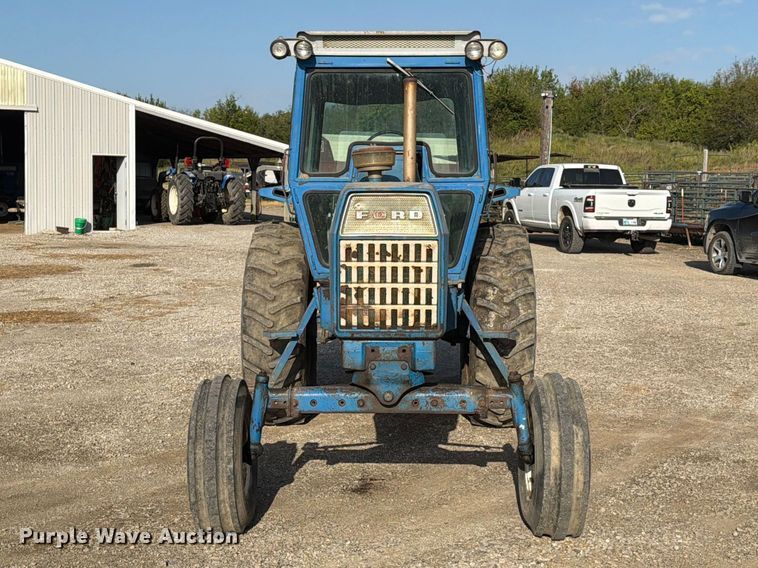 image for item FN2602 1972 Ford 8000 tractor