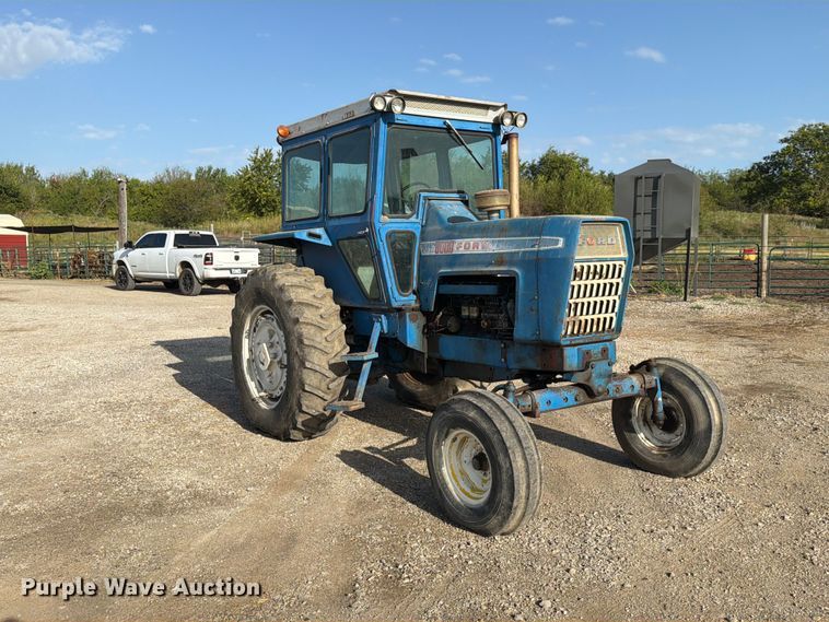 image for item FN2602 1972 Ford 8000 tractor