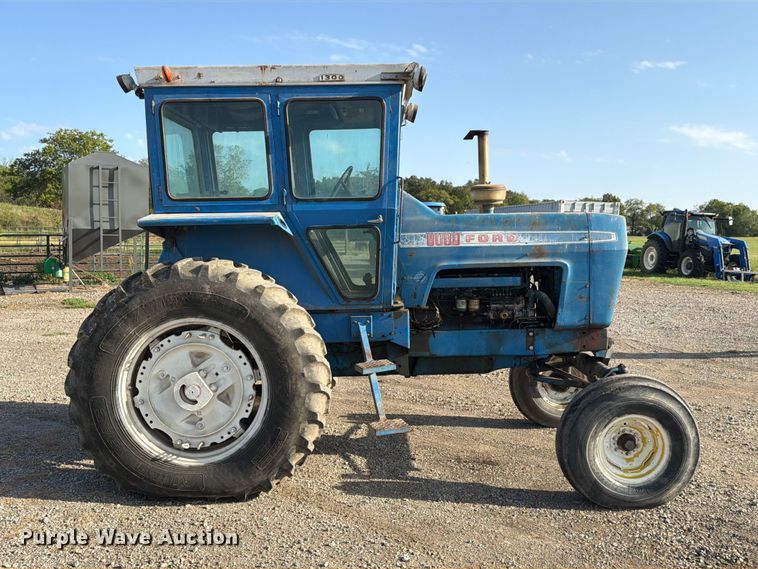 image for item FN2602 1972 Ford 8000 tractor