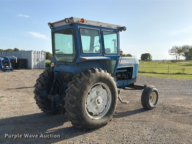 image for item FN2602 1972 Ford 8000 tractor