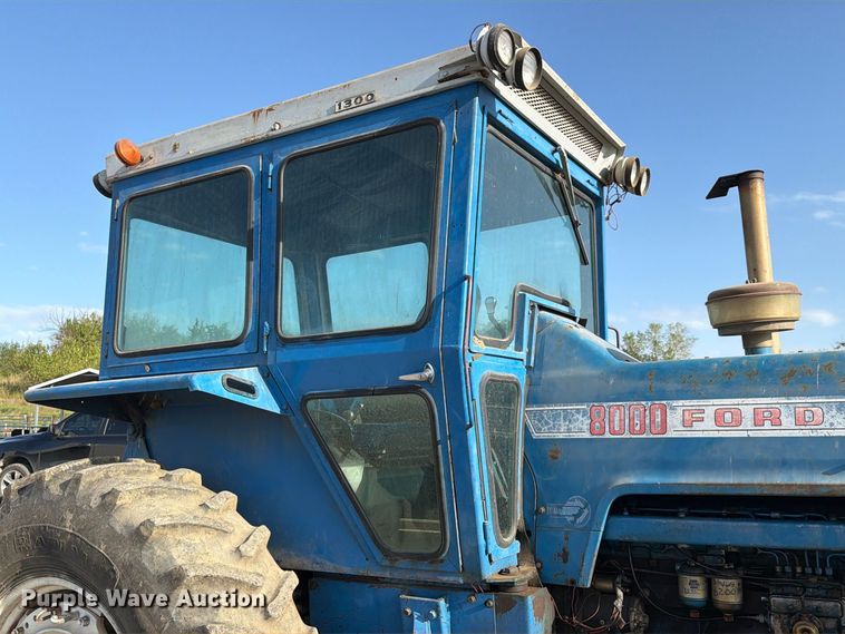 image for item FN2602 1972 Ford 8000 tractor