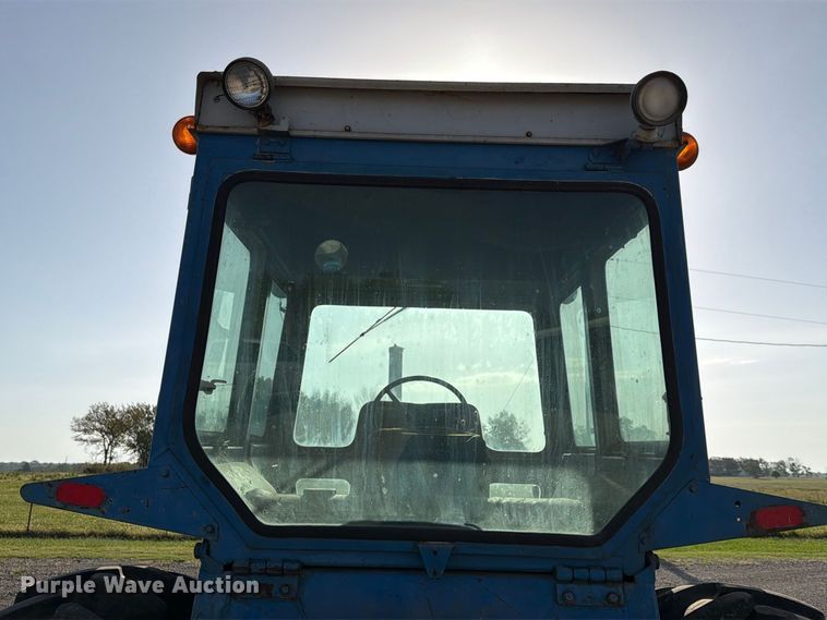 image for item FN2602 1972 Ford 8000 tractor