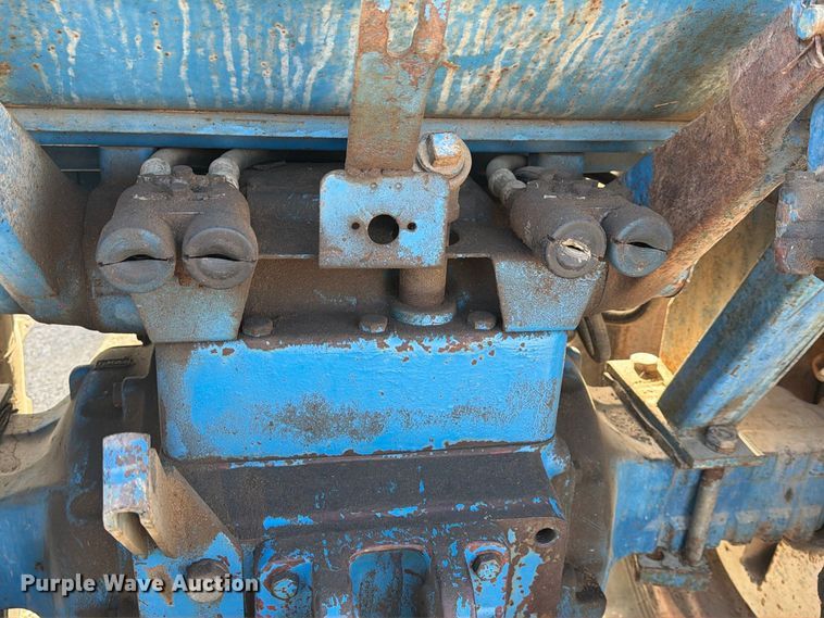 image for item FN2602 1972 Ford 8000 tractor
