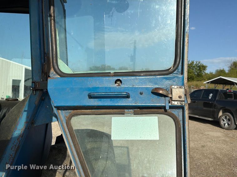 image for item FN2602 1972 Ford 8000 tractor