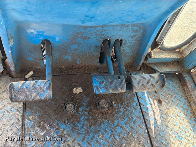 image for item FN2602 1972 Ford 8000 tractor