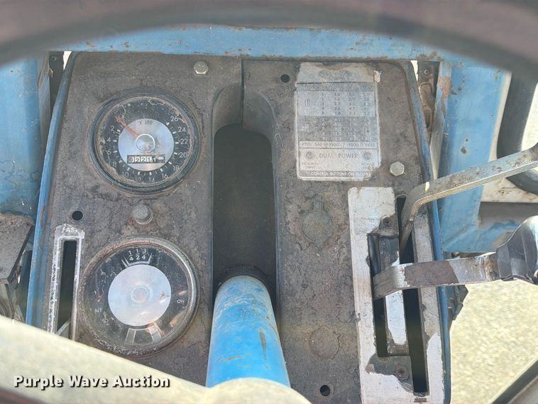 image for item FN2602 1972 Ford 8000 tractor