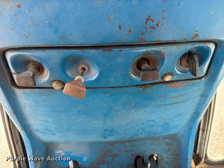 image for item FN2602 1972 Ford 8000 tractor
