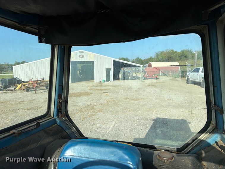 image for item FN2602 1972 Ford 8000 tractor