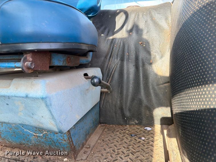 image for item FN2602 1972 Ford 8000 tractor