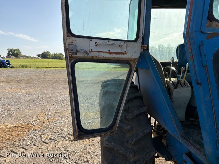 image for item FN2602 1972 Ford 8000 tractor