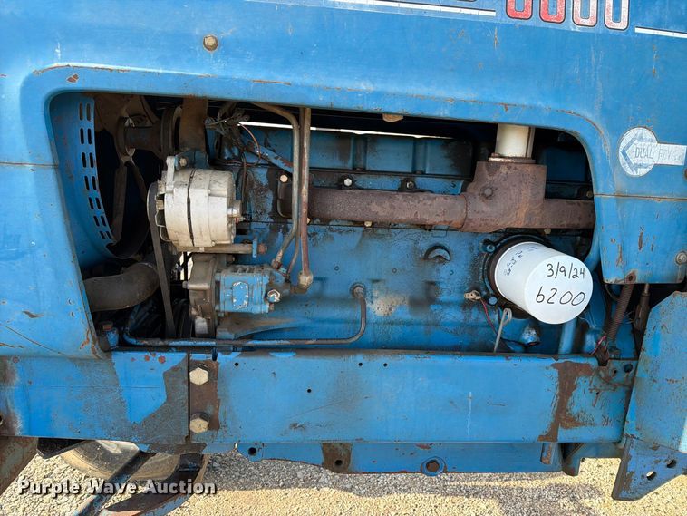 image for item FN2602 1972 Ford 8000 tractor
