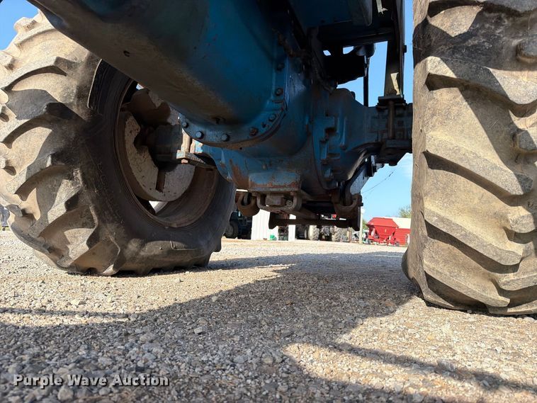 image for item FN2602 1972 Ford 8000 tractor