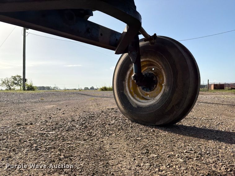 image for item FN2602 1972 Ford 8000 tractor