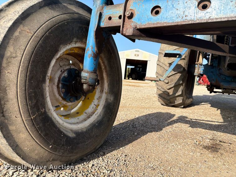 image for item FN2602 1972 Ford 8000 tractor