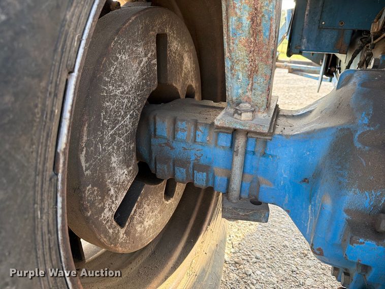 image for item FN2602 1972 Ford 8000 tractor