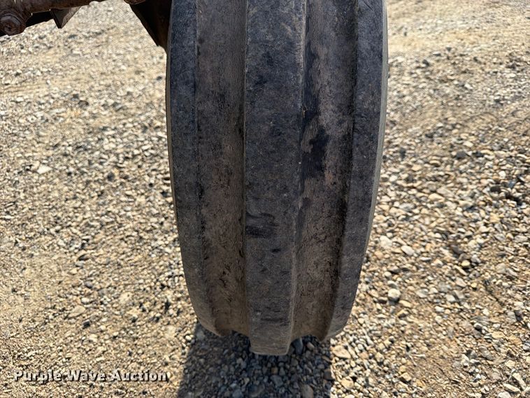 image for item FN2602 1972 Ford 8000 tractor