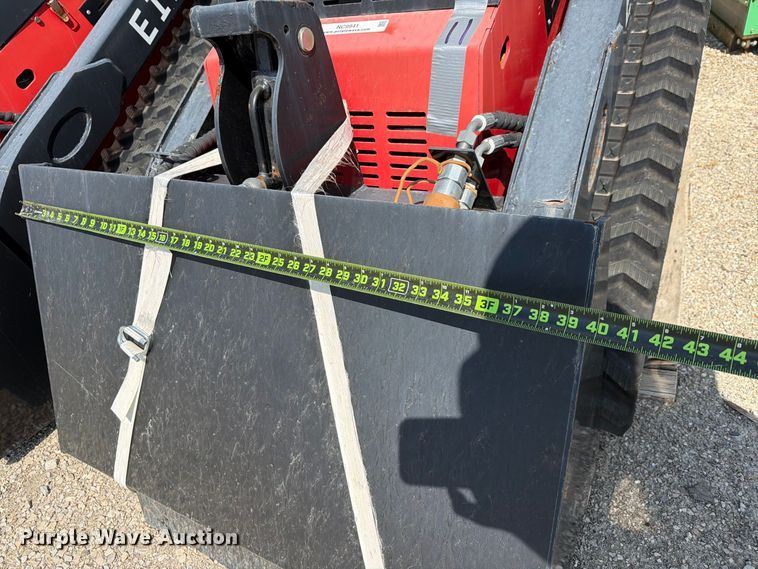 image for item NC9941 2024 Erie Industries SCL850 compact utility loader