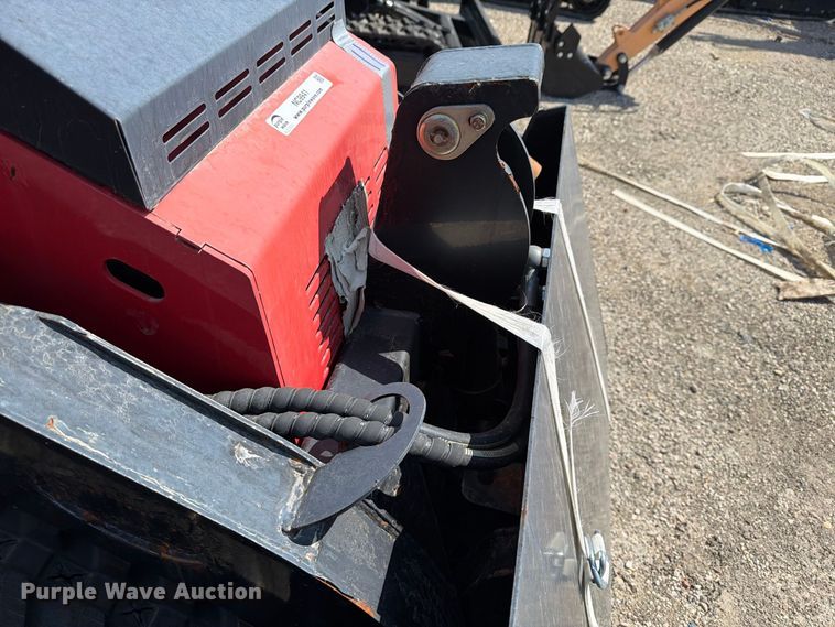 image for item NC9941 2024 Erie Industries SCL850 compact utility loader