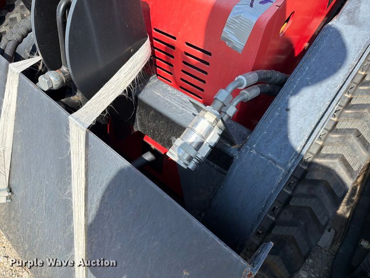 image for item NC9942 2024 Erie Industries SCL850 compact utility loader