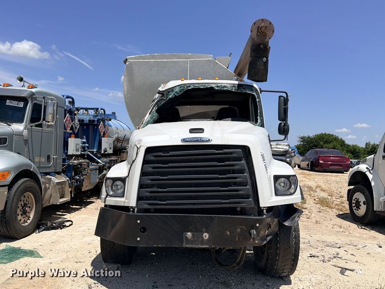image for item YA4524 2024 Freightliner 114SD feed delivery truck