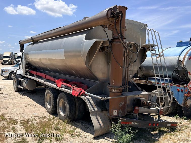 image for item YA4524 2024 Freightliner 114SD feed delivery truck