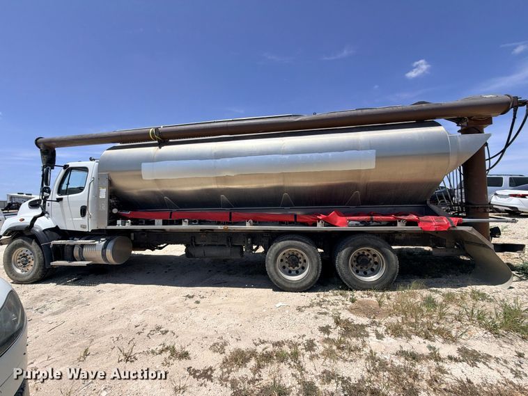 image for item YA4524 2024 Freightliner 114SD feed delivery truck