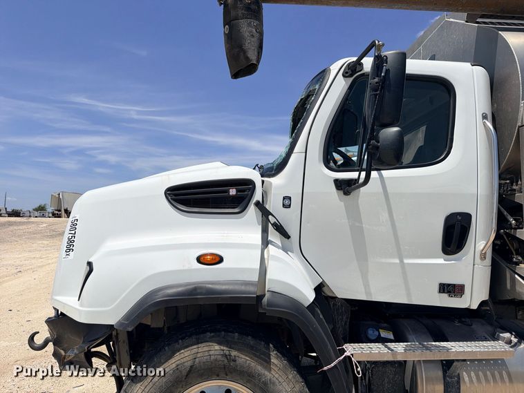 image for item YA4524 2024 Freightliner 114SD feed delivery truck