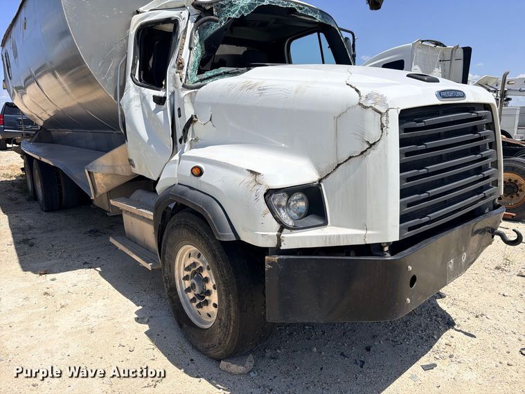image for item YA4524 2024 Freightliner 114SD feed delivery truck