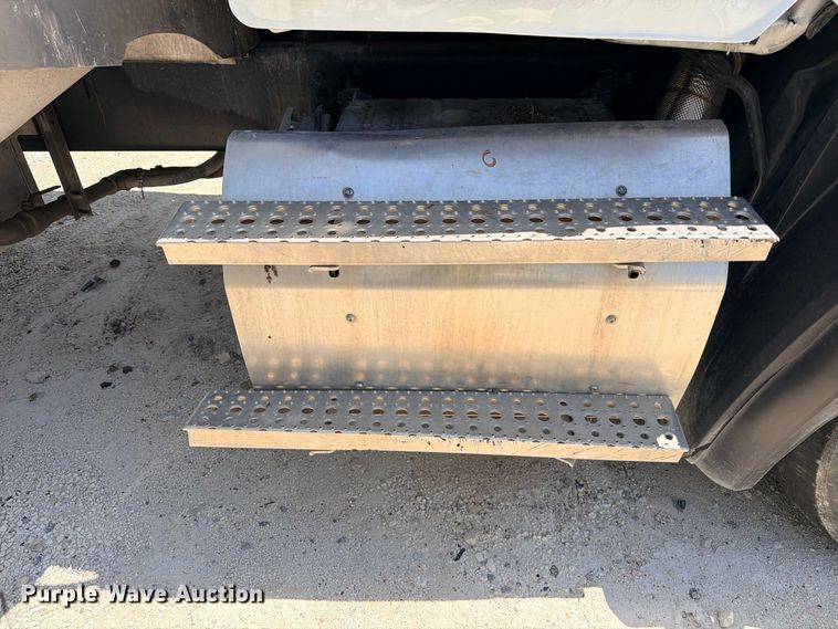 image for item YA4524 2024 Freightliner 114SD feed delivery truck