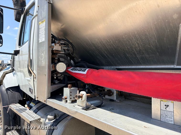 image for item YA4524 2024 Freightliner 114SD feed delivery truck