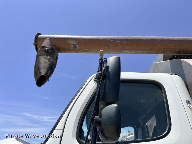 image for item YA4524 2024 Freightliner 114SD feed delivery truck